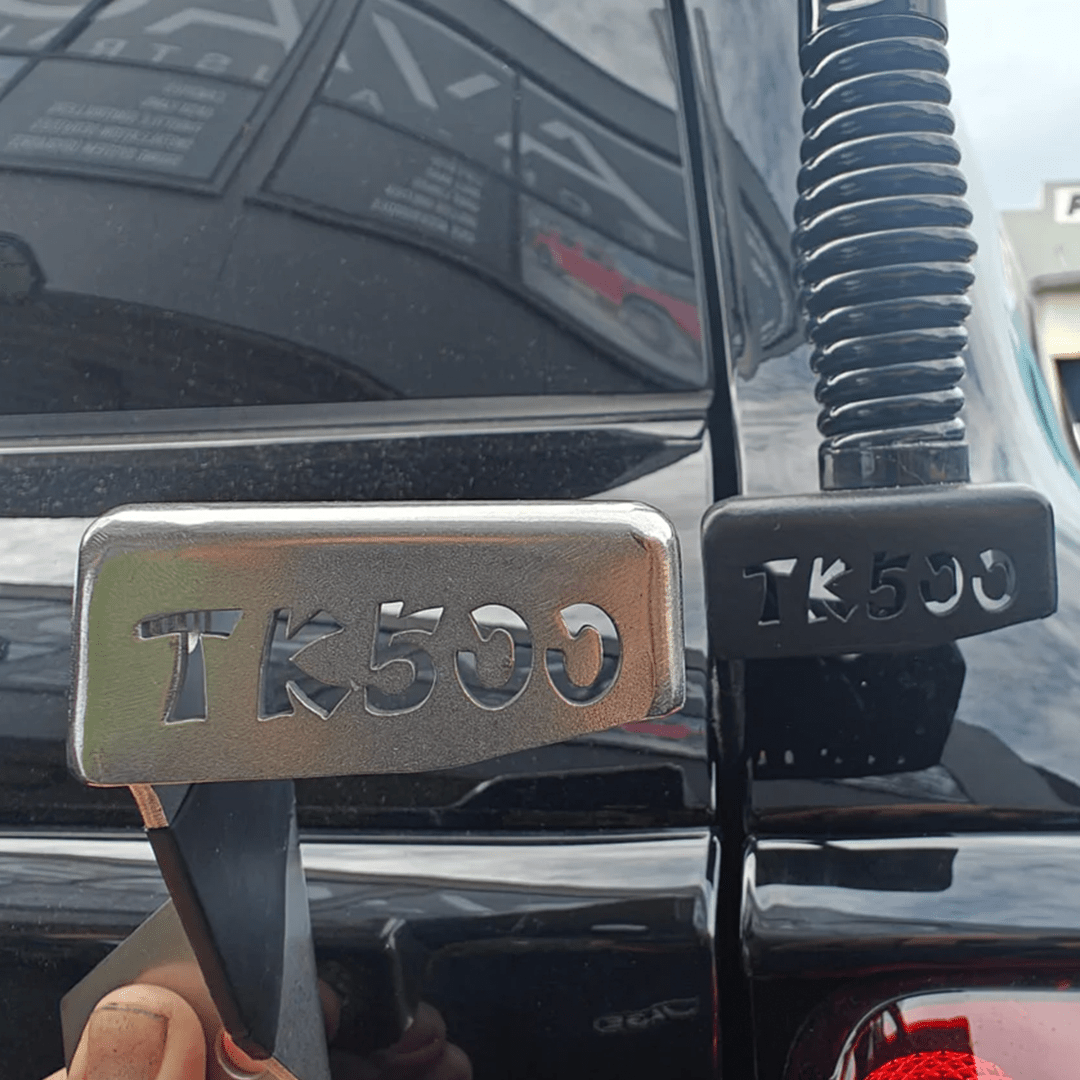 TANK 500 UHF ANTENNA REAR DOOR MOUNT image 6