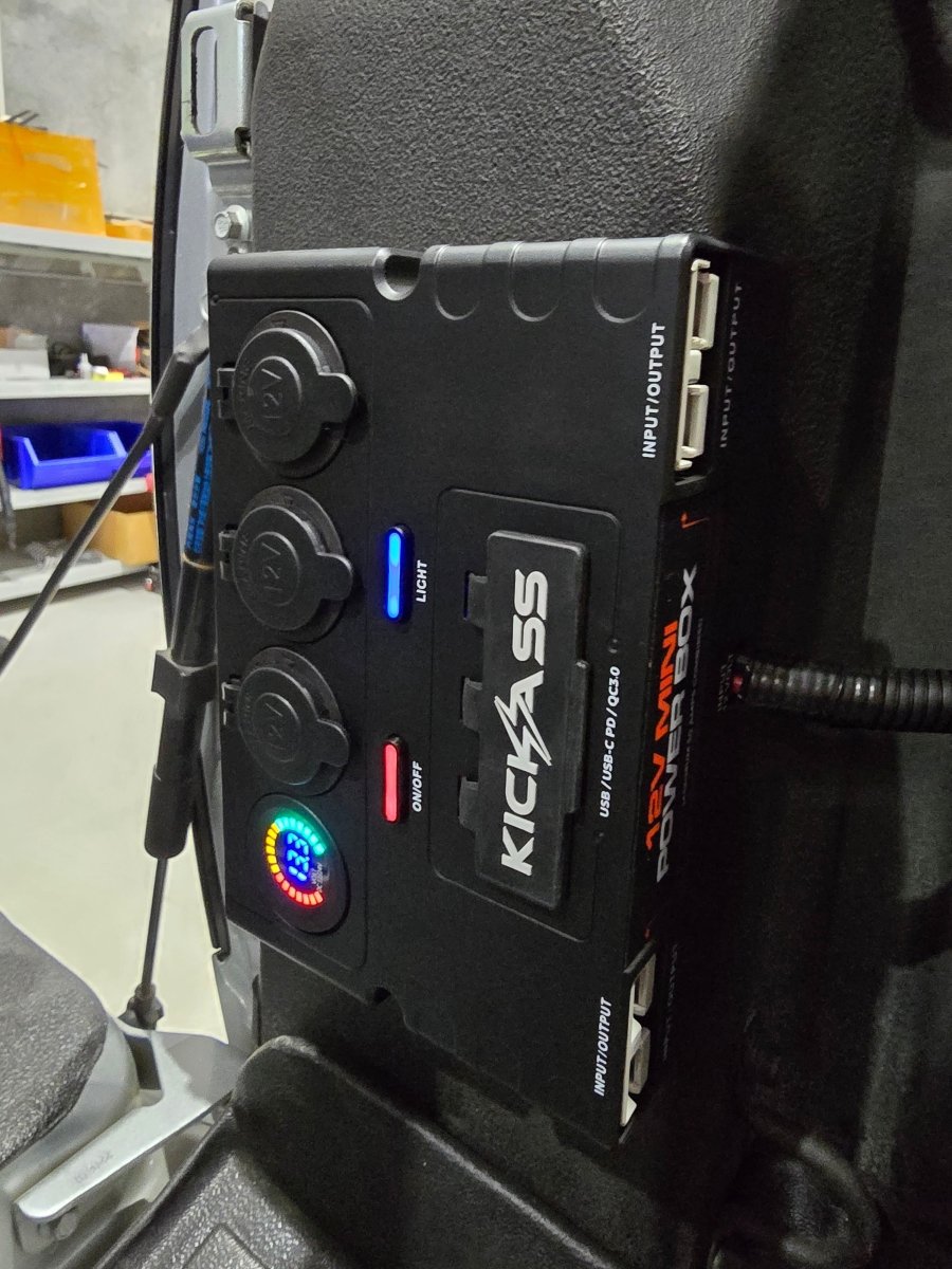 KICKASS MINI 12V CONTROL BOX - 2 x Anderson, 6 x USB & 3 x Cig Sockets image 2