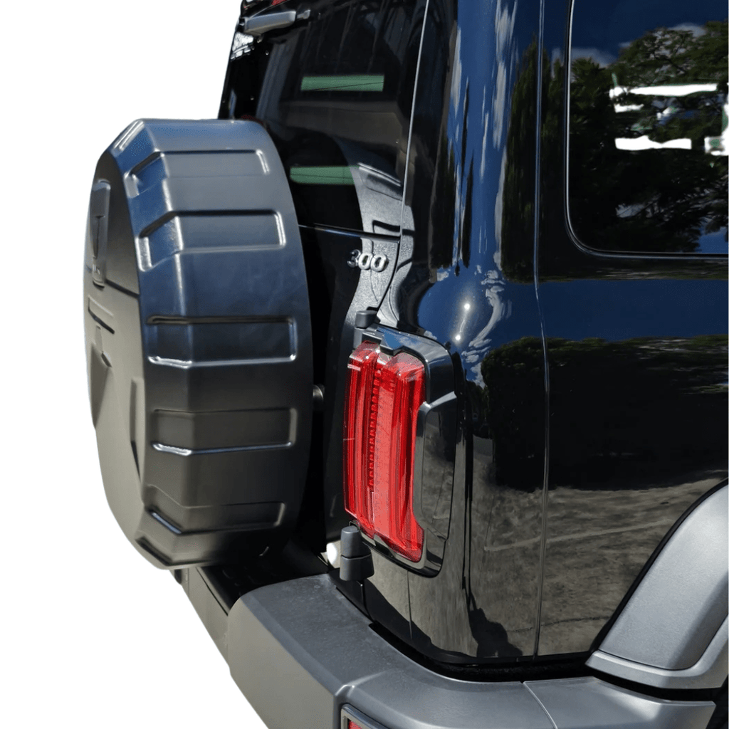 TANK 300 TYRE COVER WITH BLACK LOGO image 4
