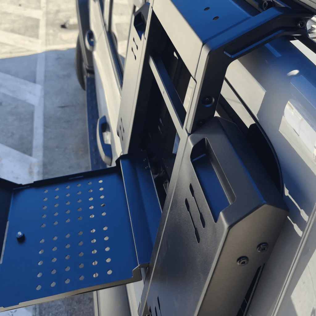 TANK 300 SIDE TABLE FOR PREMIUM PLATFORM image 5