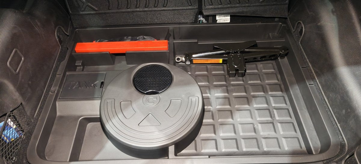 TANK 300 UNDER TRUNK STORAGE TRAY (not suitable for HEV, PHEV or Diesel model) image 4