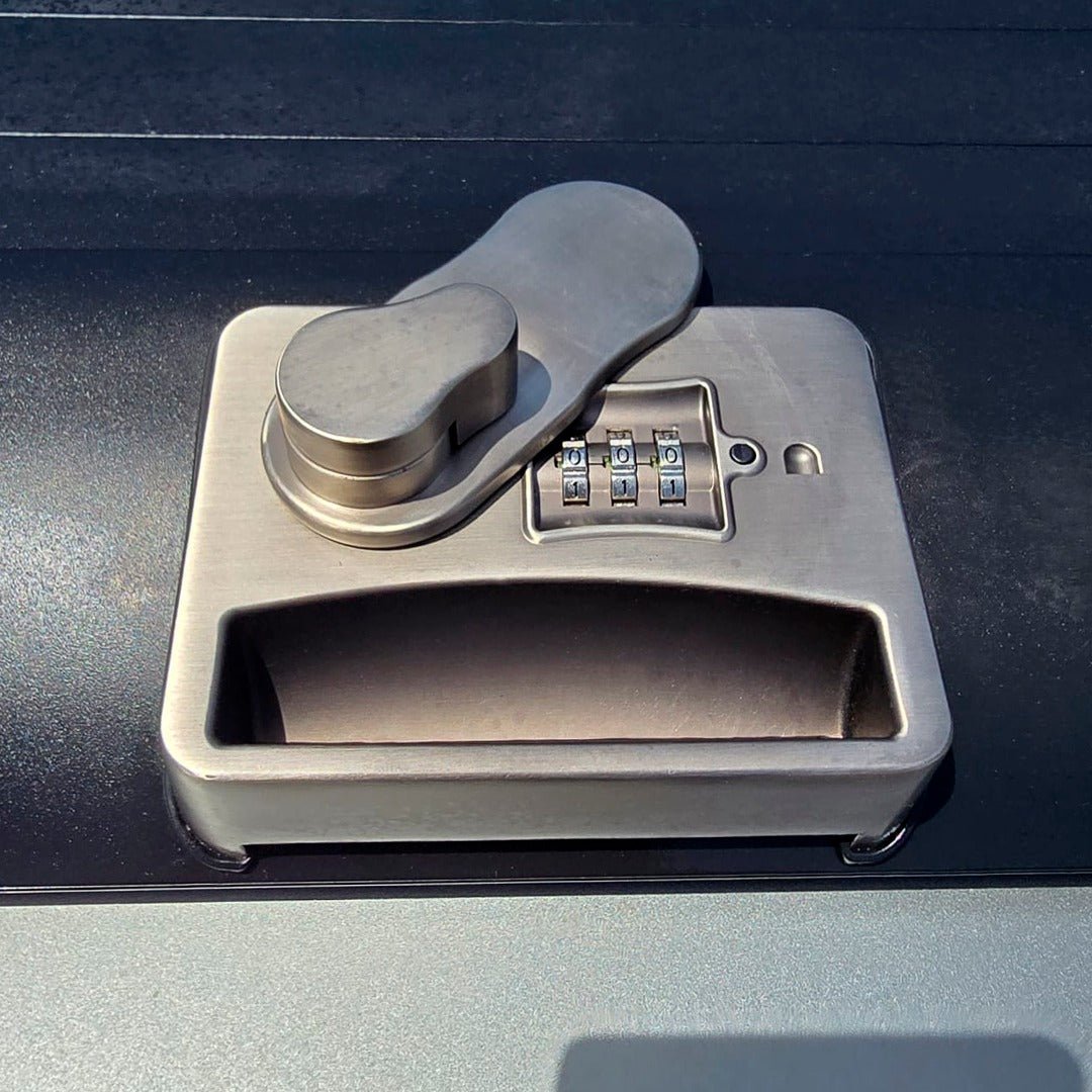 GWM ALPHA SAVAGEGUARD MANUAL ROLLER SHUTTER WITH PIN CODE LOCK image 4