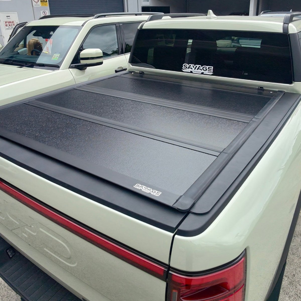 BYD SHARK 6 SAVAGE TRIFOLD STEALTH HARD LID COVER (TONNEAU)